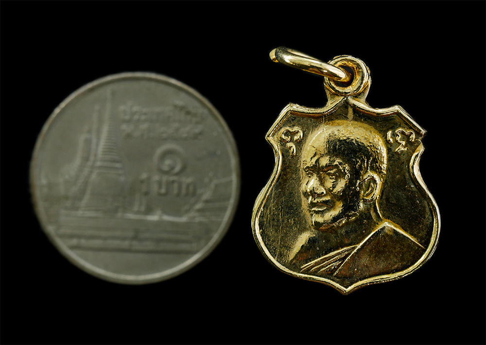 3Mar2025 (56)p.jpg - เหรียญอาร์มเล็ก หลวงปู่กรับ (พระครูธรรมสาคร) วัดโกรกกราก จ.สมุทรสาคร ปี 2515 เนื้อกะไหล่ทอง พระเก่าสวย | https://kamulet.in.th